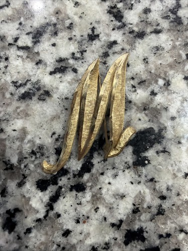 Vintage letter brooch - m,